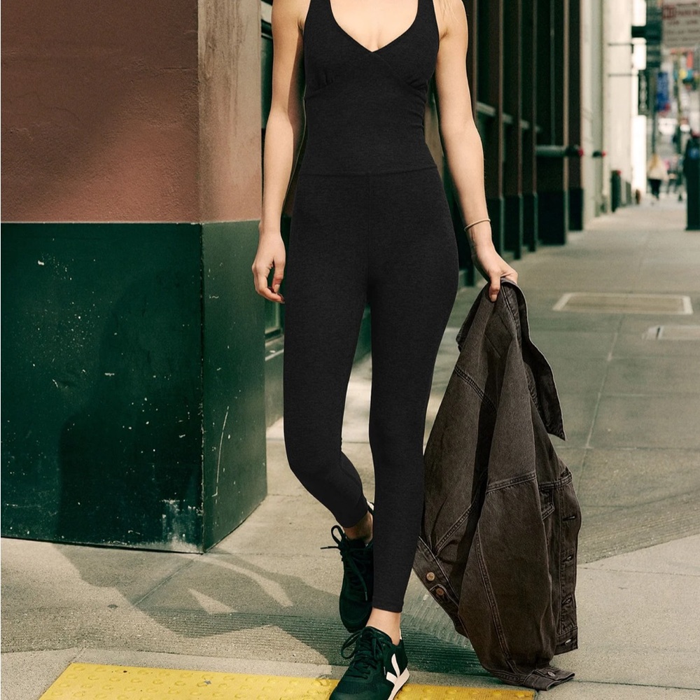 Beyond Yoga Black Jumpsuit with V-Neck and Slim Fit